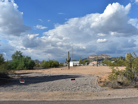 1 1/2 acre lot is cleared