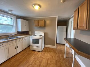 67 Main St, Raymond, NH 03077