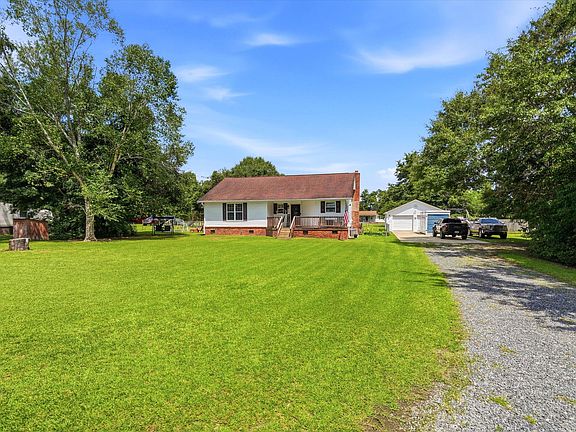 2nd image of 122 Thomas Ln