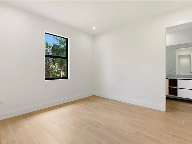 1514 47th Ave NE — Photo 31