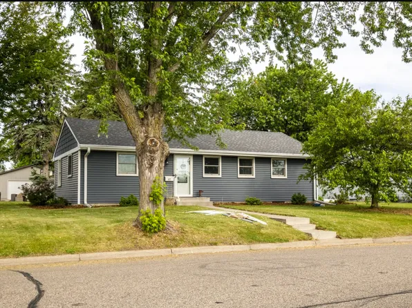 417 6th Ave NE, Osseo, MN 55369