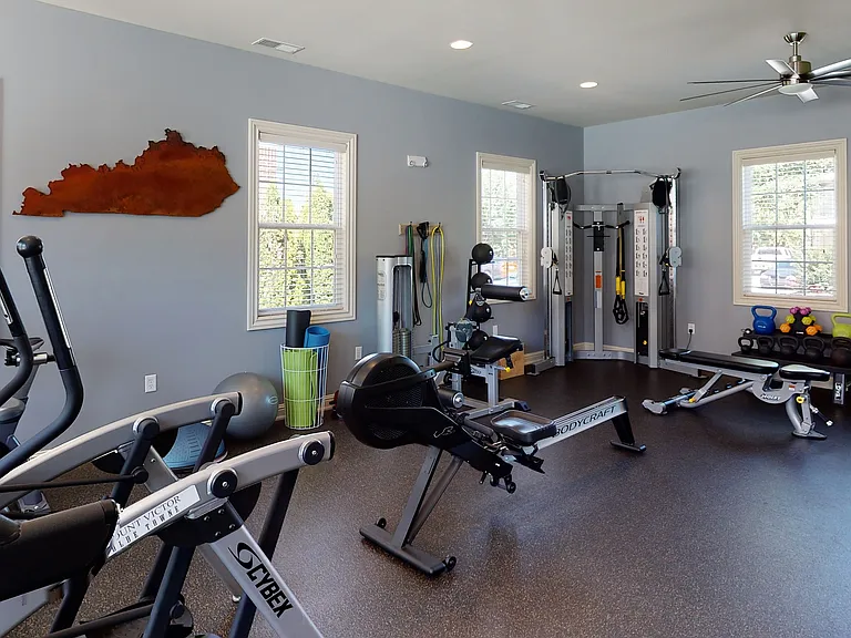 Mount Victor Olde Towne Luxury Apartments — Photo 12