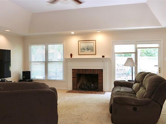3rd image of 2517 Millbrook Dr