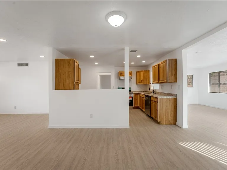 11629 Madison St — Photo 7
