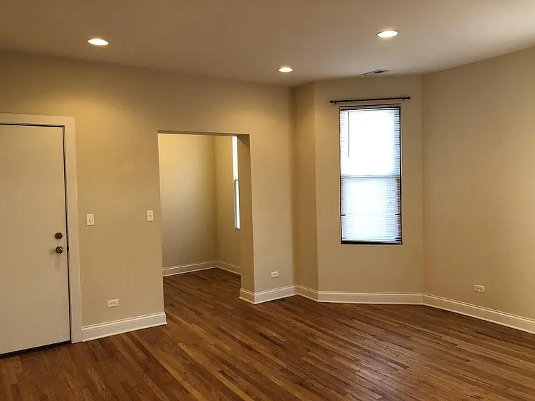 5407 N Ravenswood Ave — Photo 5