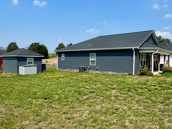 4th image of 1663 Welcome Valley Rd