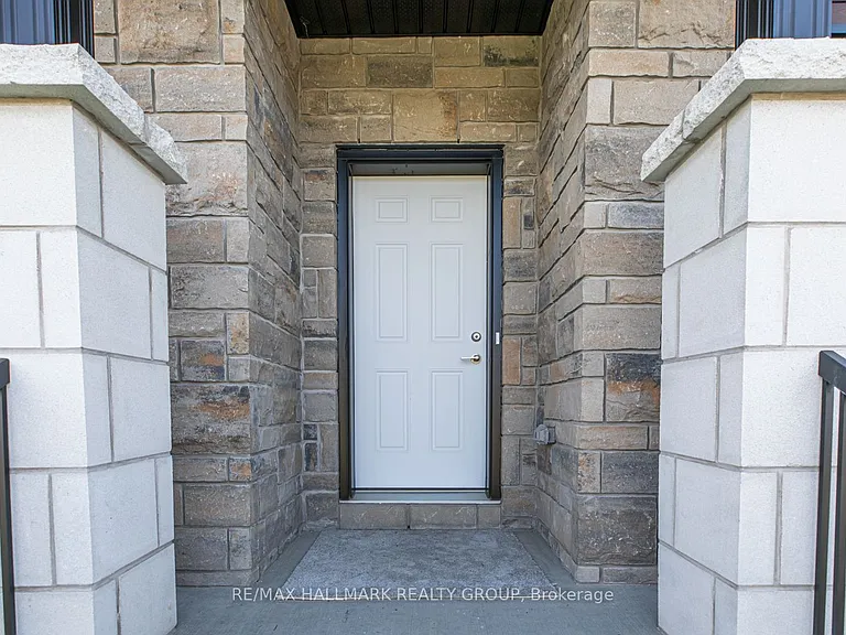 61 Duncanville St — Photo 2