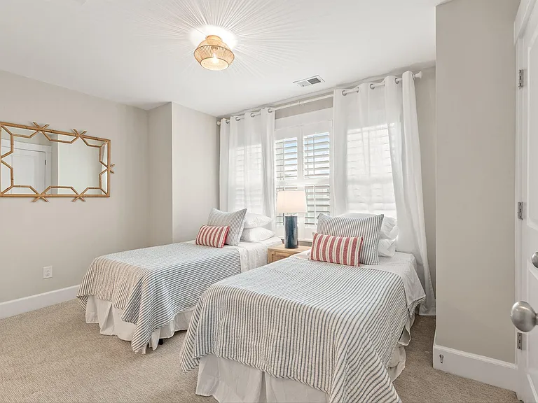 958 Key Colony Ct — Photo 16