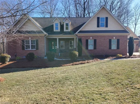 144 Glen Brooke Ln, King, NC 27021