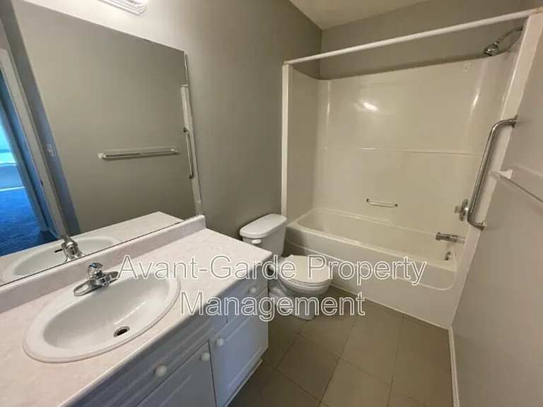 4405 37th St #9 — Photo 12
