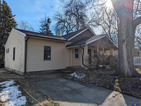 540 S 52nd St, Lincoln, NE 68510