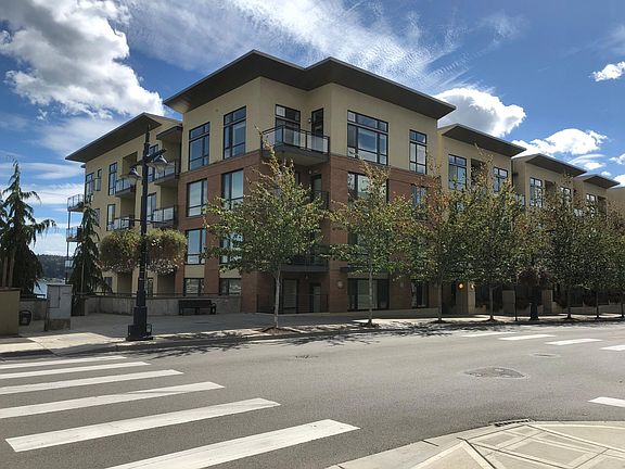 3rd image of 400 Washington Ave Unit 204