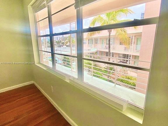 3rd image of 6881 Bay Dr APT 19