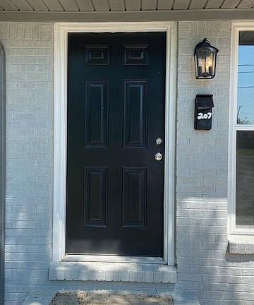 2nd image of 207 S 11th St #207