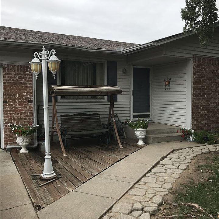 1st image of 1200 E 25th Ave