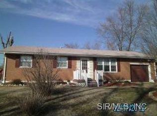 15 Fontainebleau Dr, Granite City, IL 62040