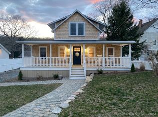 24 N Pine St E, Niantic, CT 06357