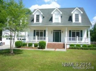 1000 Cambridge Ct, Trent Woods, NC 28562