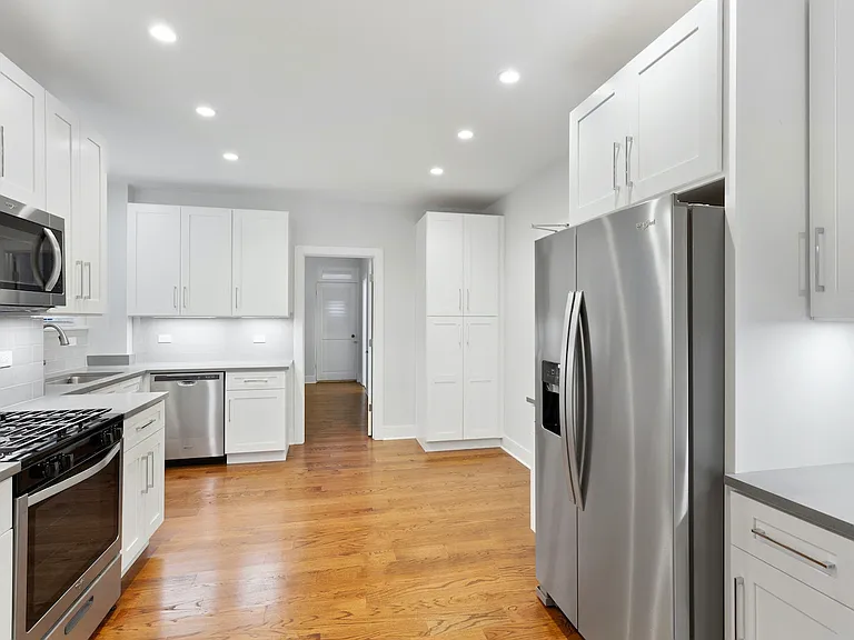 3000 N Sheridan — Photo 14