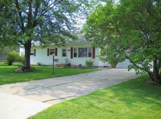 818 Greenfield St NE, Cedar Rapids, IA 52402