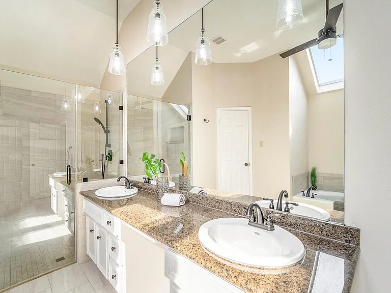 15214 Park Estates Ln — Photo 13