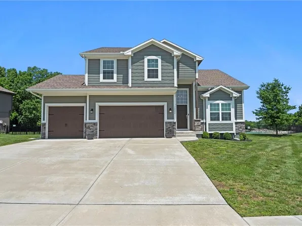 12004 Centennial St, Peculiar, MO 64078