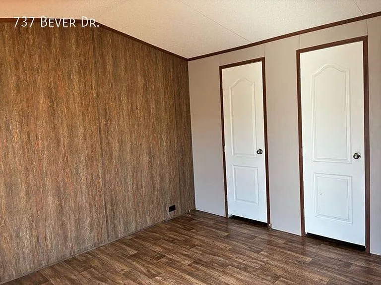 737 Bever Dr — Photo 15