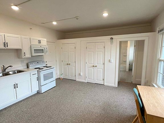 2nd image of 509 Wyckoff Rd #9