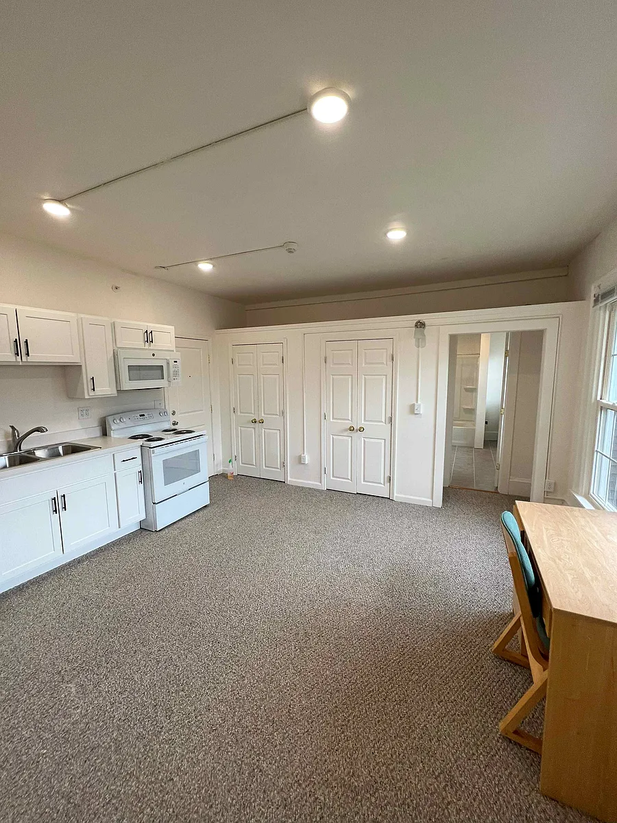 Building Photo - 509 Wyckoff Rd #9