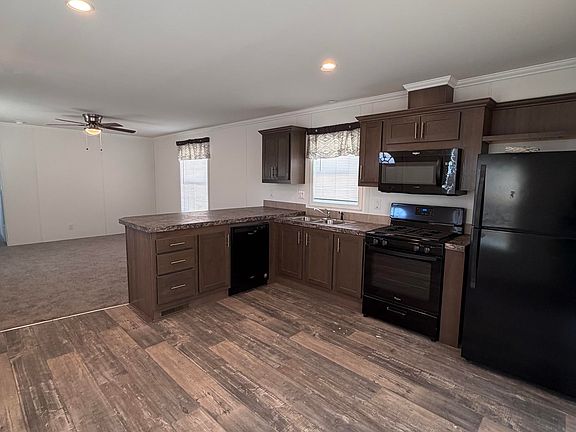 2nd image of 5425 Valley Dr Trailer 19
