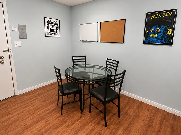 521 Walnut St — Photo 10
