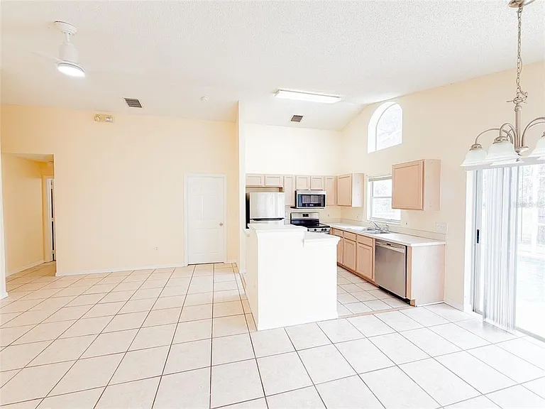 2420 Saint Augustine Blvd — Photo 8