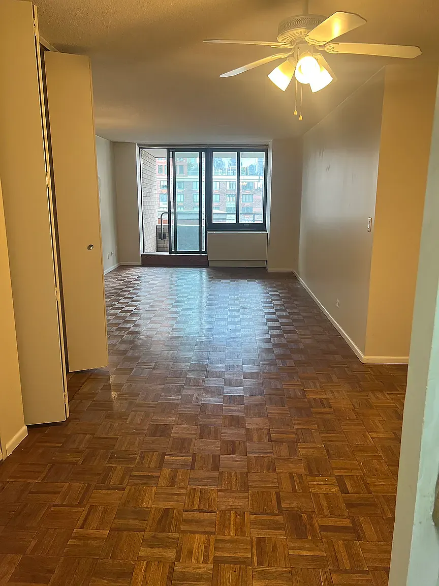 200 Rector Place — Photo 1