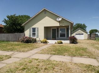 608 E 11th St, Wood River, NE 68883