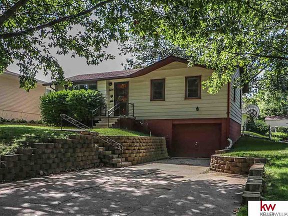 3rd image of 6716 S 49th St