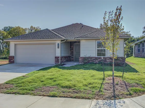 2809 Scissortail Ln, Chickasha, OK 73018