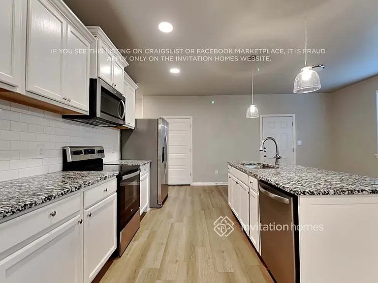 1320 Liberty St — Photo 6