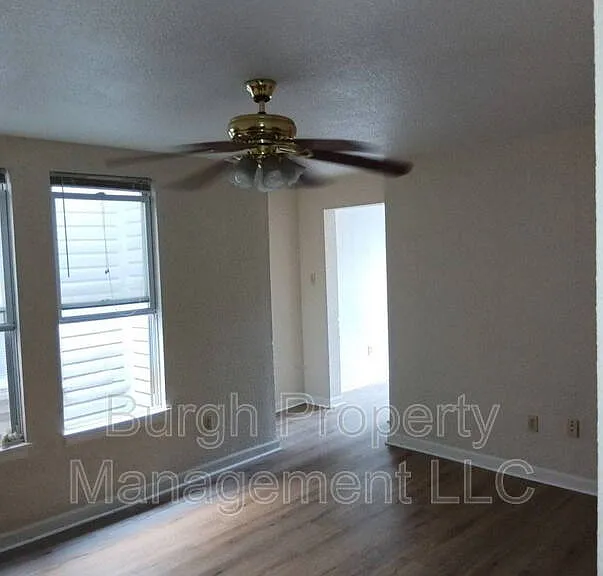 116 W 8th Ave #4B — Photo 2
