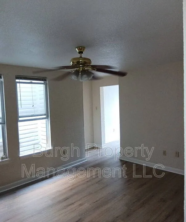 116 W 8th Ave #4B