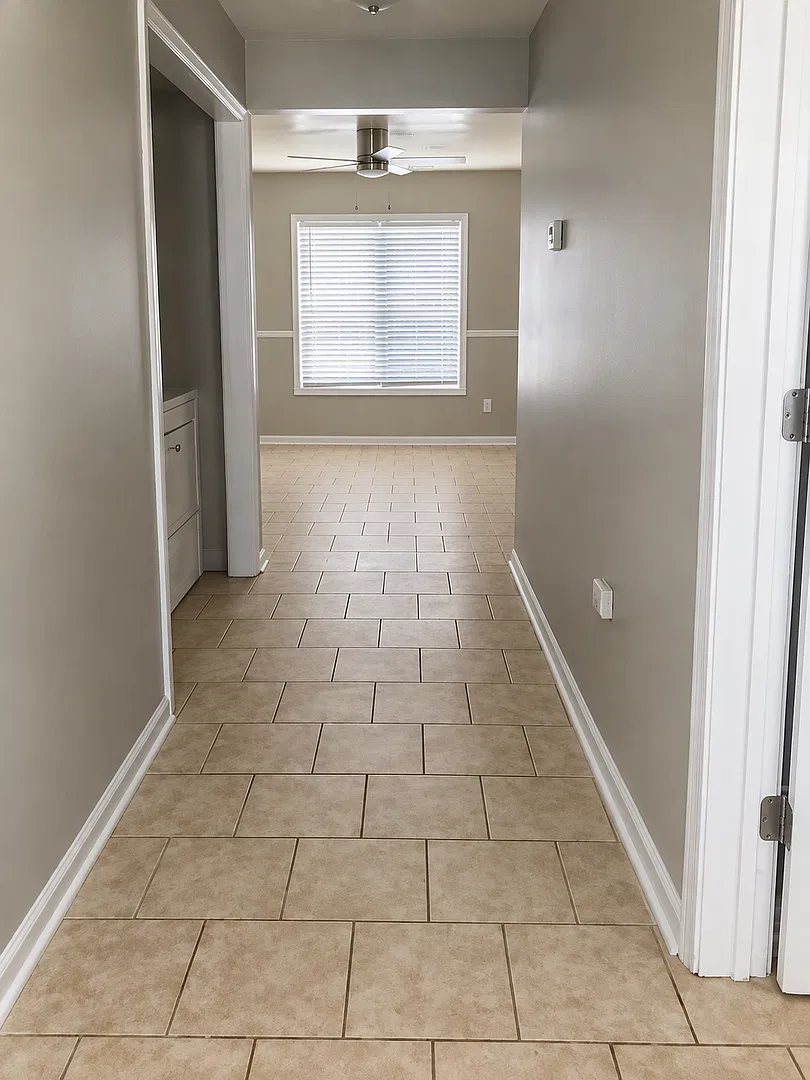 3 Bedroom End Unit Townhome! — Photo 2