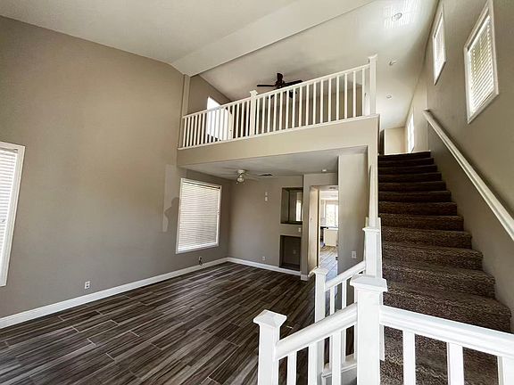 3rd image of 351 Jessica Ln