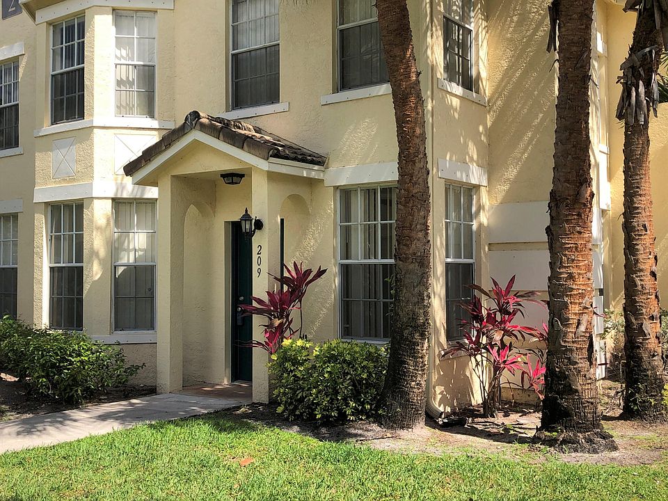 1st image of 209 Belmont Pl #209