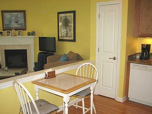 4th image of 28 Camden Ct