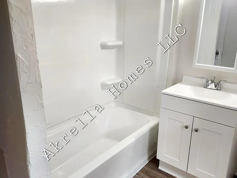 351 Grand Ave — Photo 7