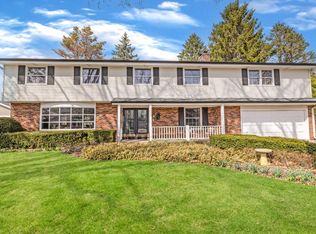 1020 W Fairfield Ct, Glendale, WI 53217