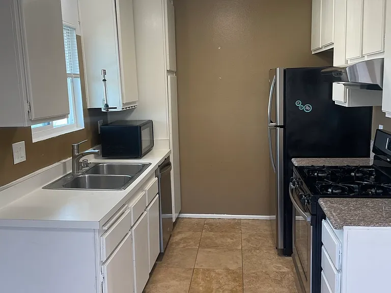 814 Jennifer Ln #C — Photo 6