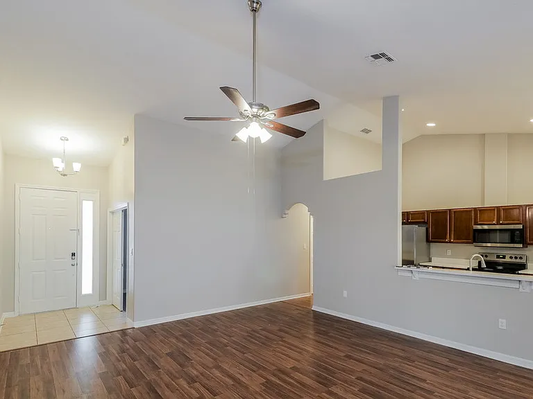 426 Disston Ave — Photo 4