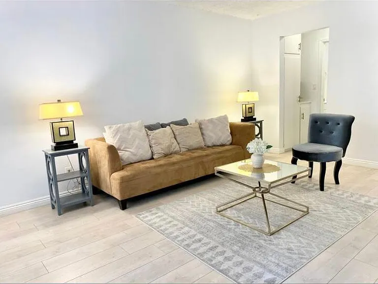 1228 S Saltair Ave #4 — Photo 18