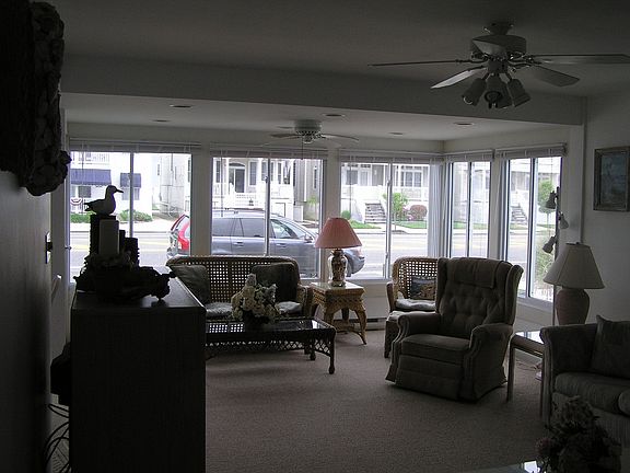 5th image of 2933 West Ave