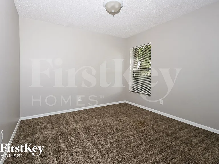 1401 SW Sudder Ave — Photo 12